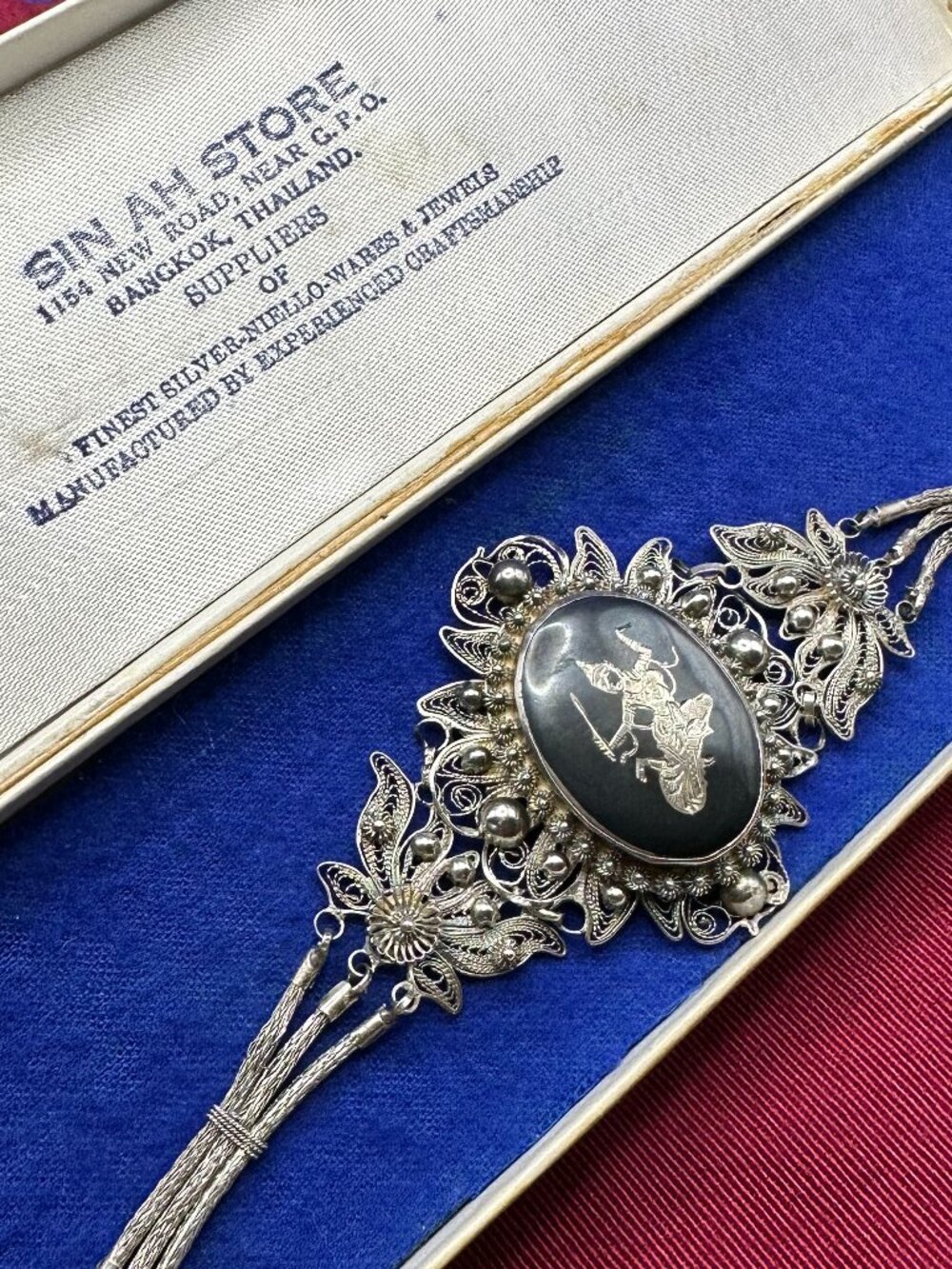 VTG Pre-WWII Siamese Silver Niello & Filigree Bracelet in Original Box